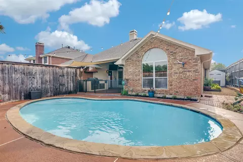 4027 Red Maple Dr, Carrollton, TX 75007