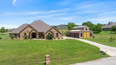 107 Doc Ballard Ct, Weatherford, TX 76088