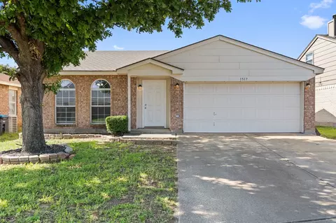 1517 Whispering Cove Trl, Fort Worth, TX 76134