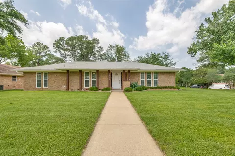 1913 Surrey Cir, Grand Prairie, TX 75050