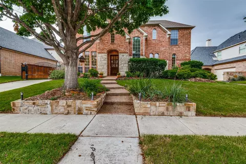 810 Lakeridge Dr, Keller, TX 76248