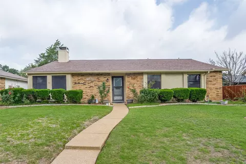 725 Middle Cove Dr, Plano, TX 75023