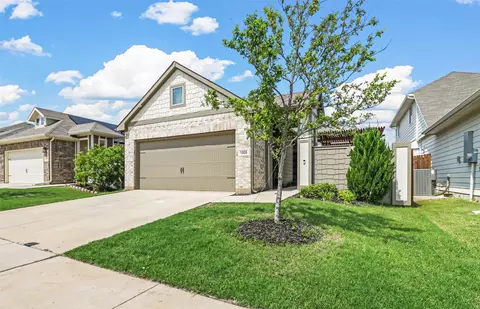 1008 Crockett St, Aubrey, TX 76227