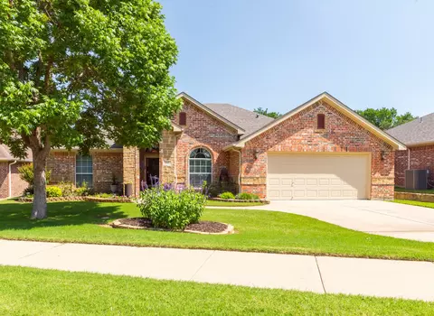 1925 Mary Ann Ln, Burleson, TX 76028