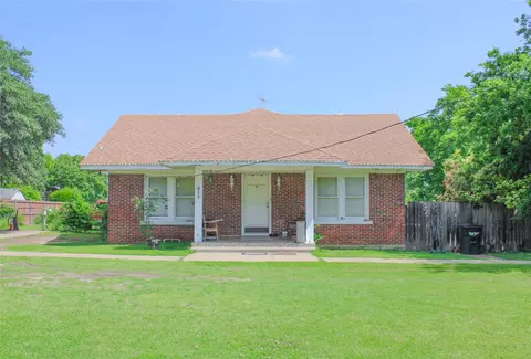 611 Woodhaven Blvd, Duncanville, TX 75116