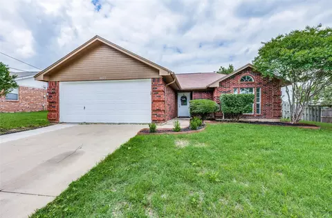 4027 Country Meadows Cir, Granbury, TX 76049
