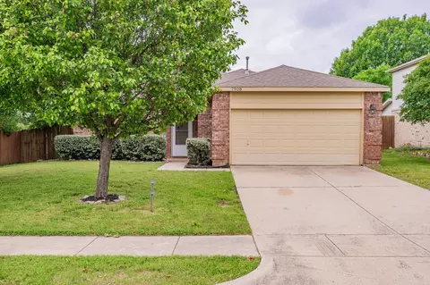 7908 Mirror Rock Ln, Denton, TX 76210