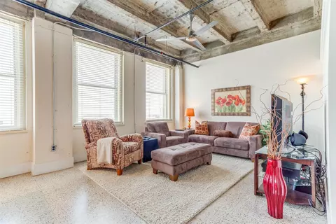 221 W Lancaster Ave #6008, Fort Worth, TX 76102