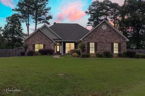1909 Sparrow Ridge Cir, Haughton, LA 71037