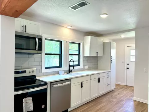1113 Commerce Dr, Greenville, TX 75401