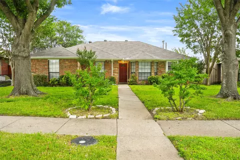 1115 Cypress Dr, Mesquite, TX 75149