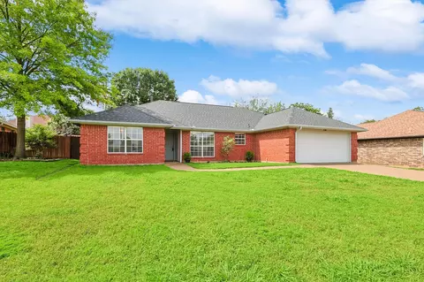 518 Carl Ct, Lewisville, TX 75057