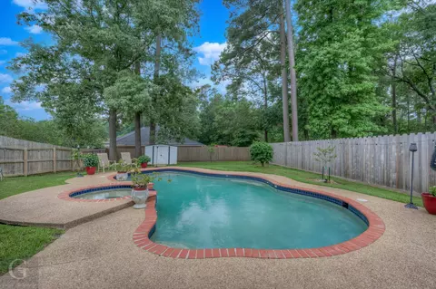 9402 Ashmont St, Shreveport, LA 71129