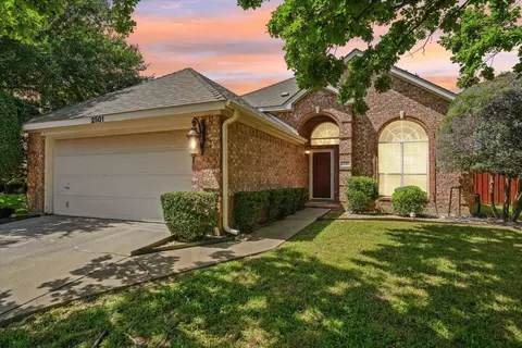 2501 Kariba Ln, Denton, TX 76210