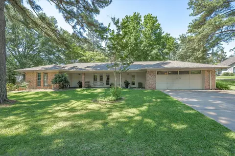 1370 Bridle Path Ln, Hideaway, TX 75771