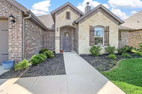 3724 Bison Trl, Krum, TX 76249