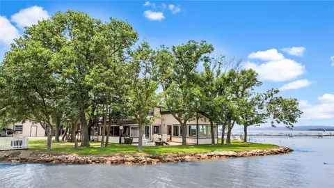 321 Butler Point Rd, Graford, TX 76449