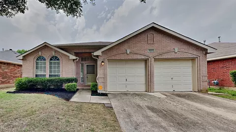 6216 Comfort Dr, Fort Worth, TX 76132