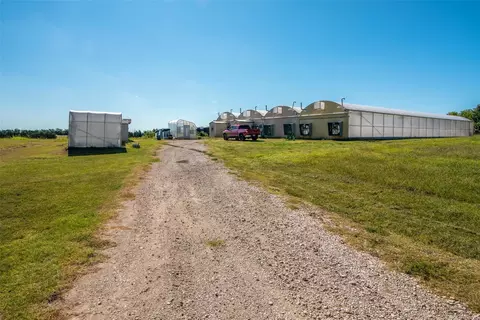 2035 Crews Rd, Bells, TX 75414