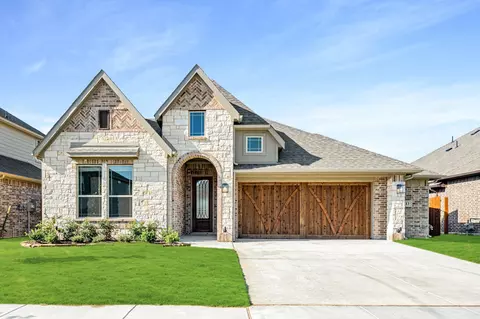 513 Livia St, Burleson, TX 76028