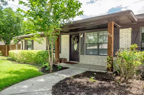 634 Redbud Ln, Grapevine, TX 76051