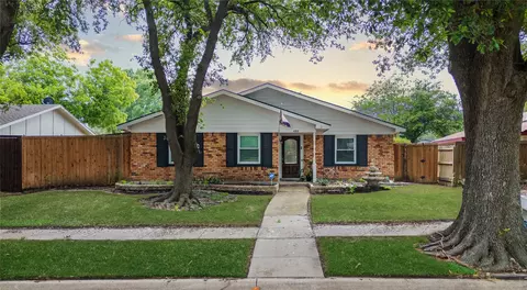 6209 Alta Oaks Dr, Garland, TX 75043