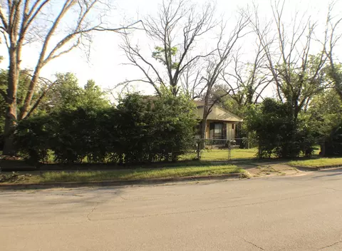 5020 S Hampshire Blvd, Fort Worth, TX 76103