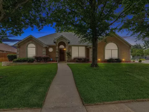 8107 Latigo Dr, Arlington, TX 76001