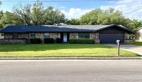 304 Lee St, Sulphur Springs, TX 75482