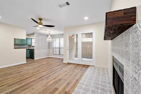 1909 Cloisters Dr #1012, Arlington, TX 76011