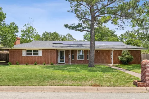 1301 John Reagan St, Benbrook, TX 76126