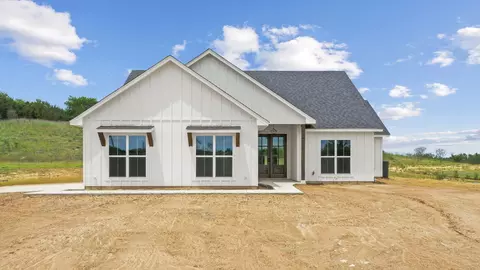 1815 Beacon Lake Dr, Bluff Dale, TX 76433