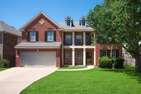 4704 Maple Hill Dr, Fort Worth, TX 76123
