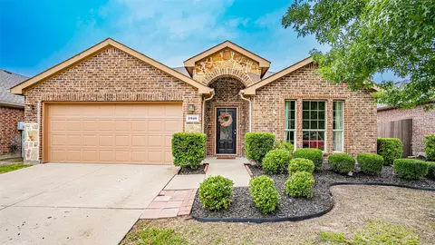 2010 Carriage Rd, Heartland, TX 75126