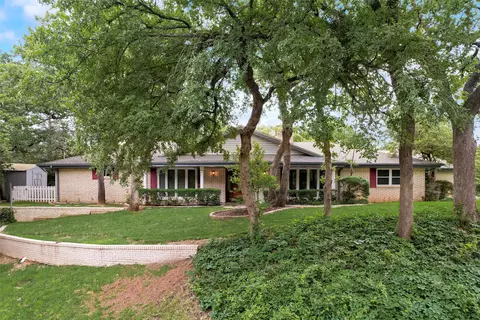1107 Penoak Ct, Euless, TX 76040