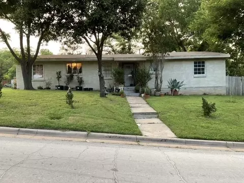 6707 Latta St, Dallas, TX 75227