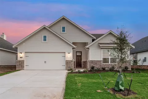 1240 Comal Ln, Springtown, TX 76082