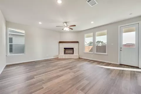 1240 Comal Ln, Springtown, TX 76082 photo 7