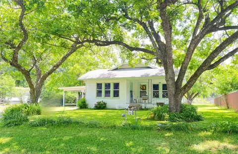 610 NW Front St, Vivian, LA 71082