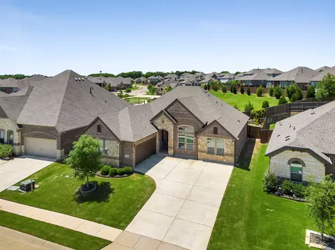 405 Oakcrest Dr, Justin, TX 76247
