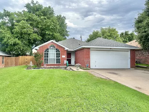 512 Fort Worth St, Mansfield, TX 76063