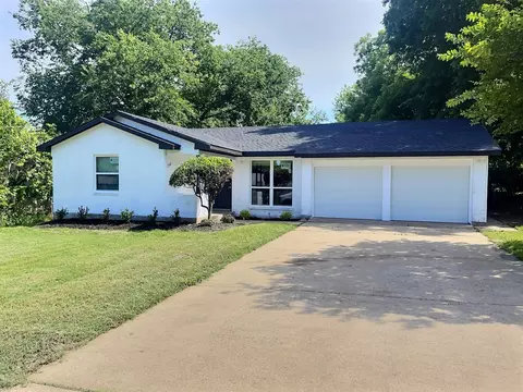 1748 E Red Bird Ln, Dallas, TX 75241