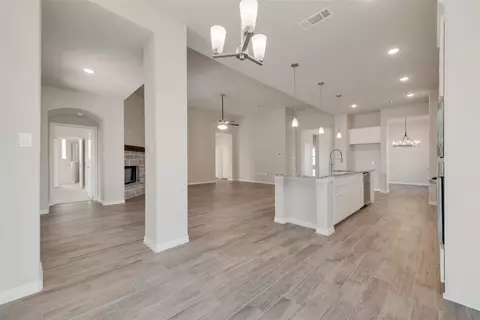 1128 Trinity Dr, Springtown, TX 76082 photo 8