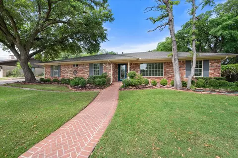1510 Wagon Wheel Trl, Pantego, TX 76013