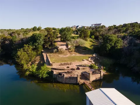 1002 E Hells Gate Dr, Graford, TX 76449 photo 5