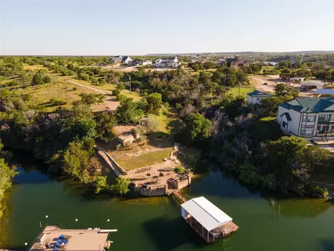 1002 E Hells Gate Dr, Graford, TX 76449 photo 2