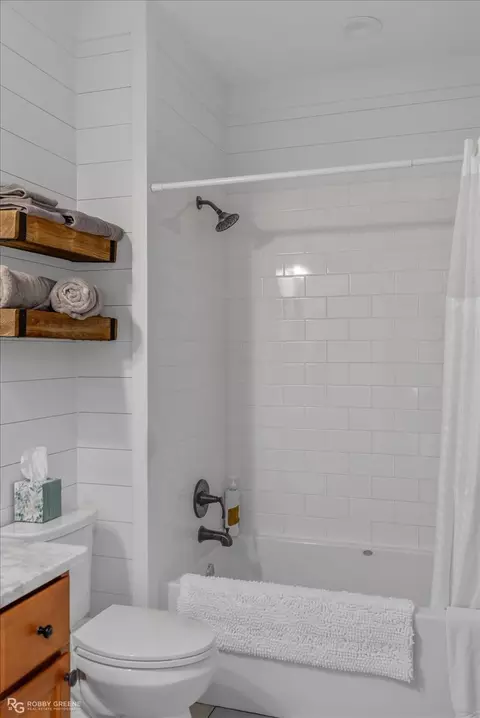 Bath - 1592 Barnes Rd, Converse, LA 71419 photo 7 of 7
