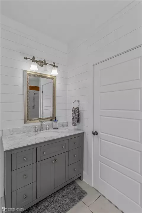 Bath - 1592 Barnes Rd, Converse, LA 71419 photo 5 of 7