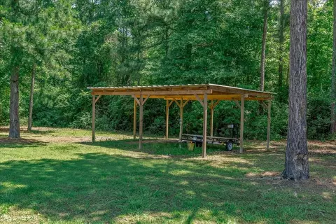Exterior - 1592 Barnes Rd, Converse, LA 71419 photo 3 of 6