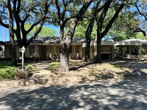 4840 Dunlap Dr, Fort Worth, TX 76119